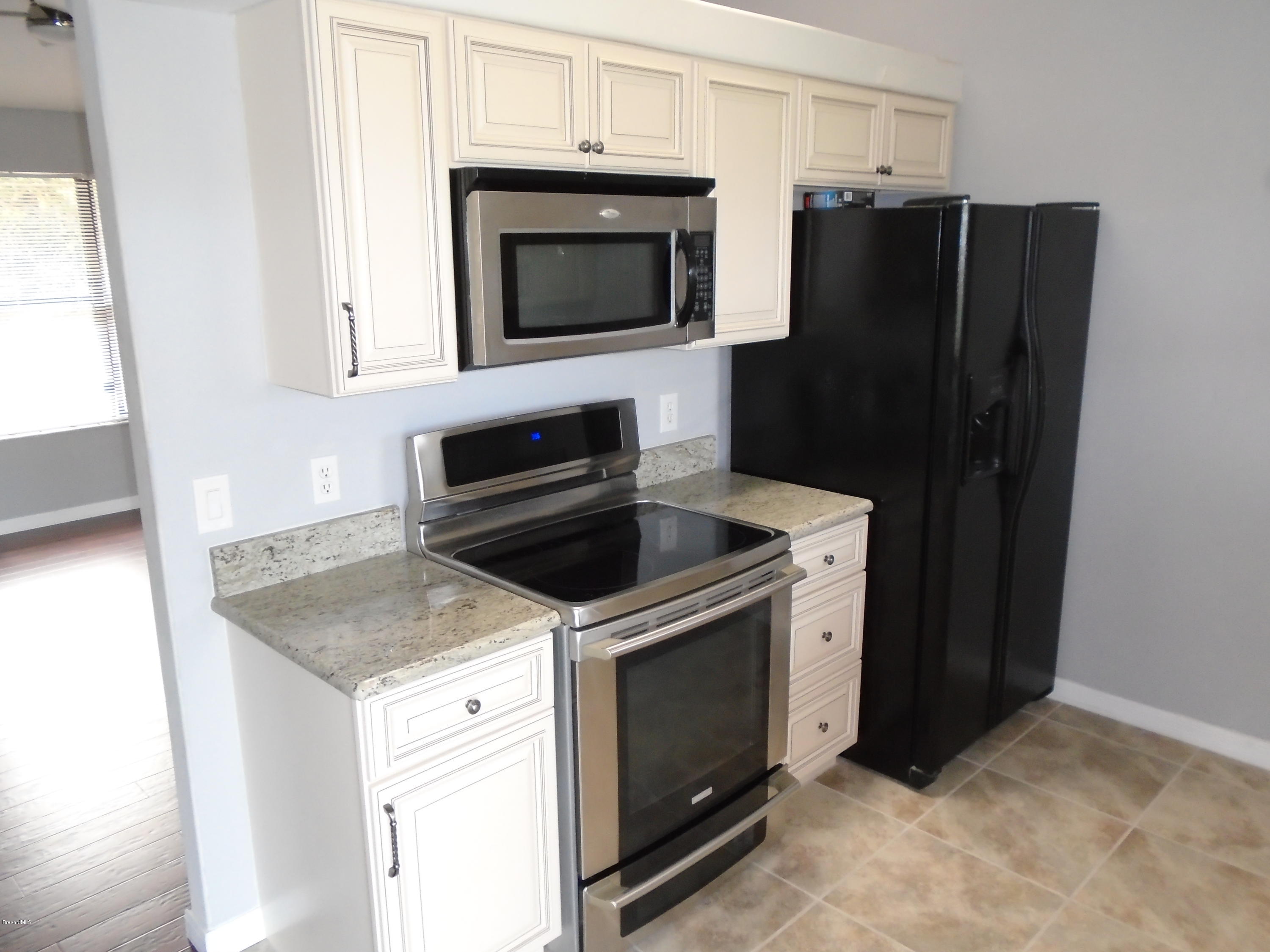 2597 Simon Road Melbourne, FL 32904 - Photo 4 of 12 kitchen