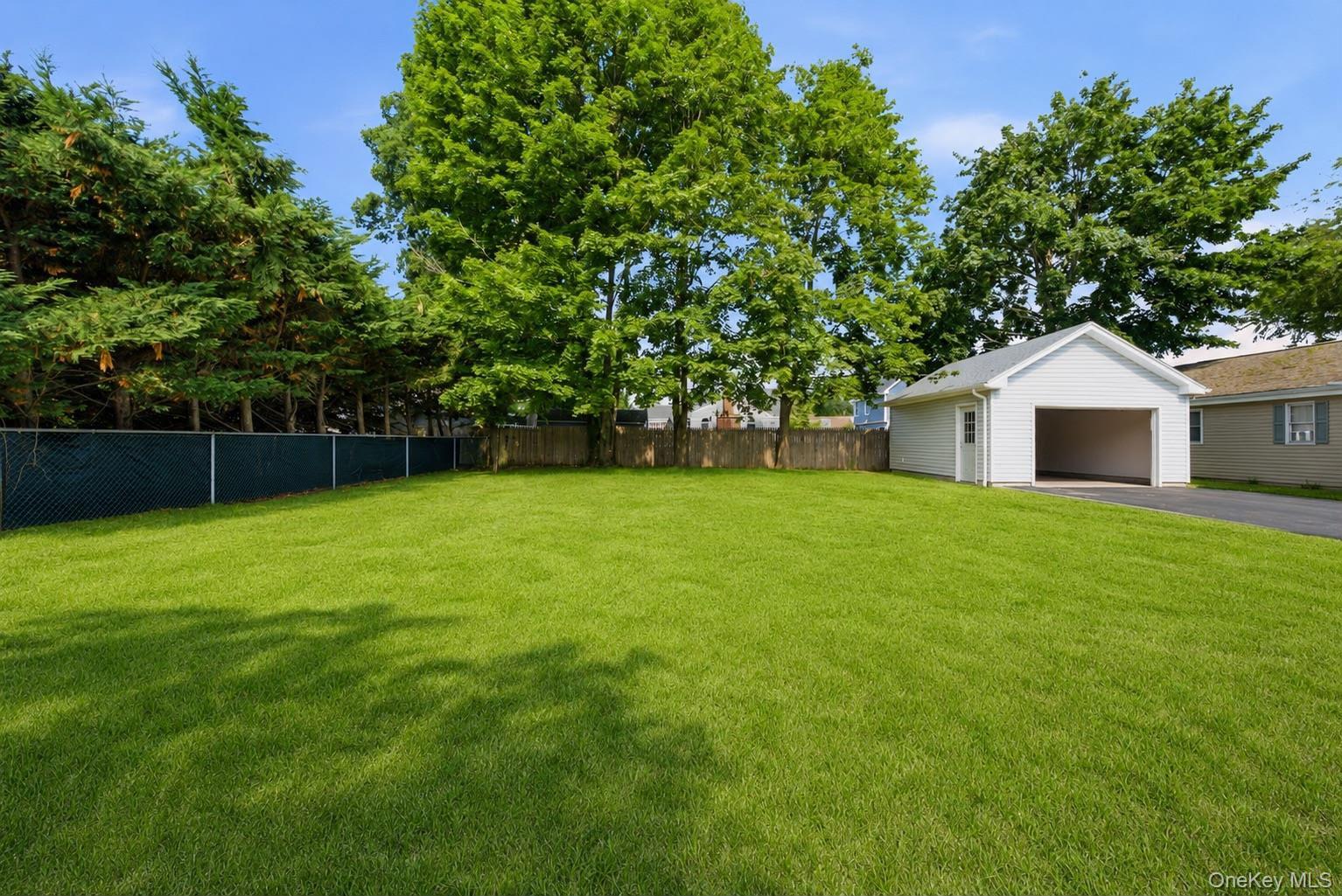 136 Udall Road West Islip, NY 11795 - Photo 32 of 36 Gallery Image 32