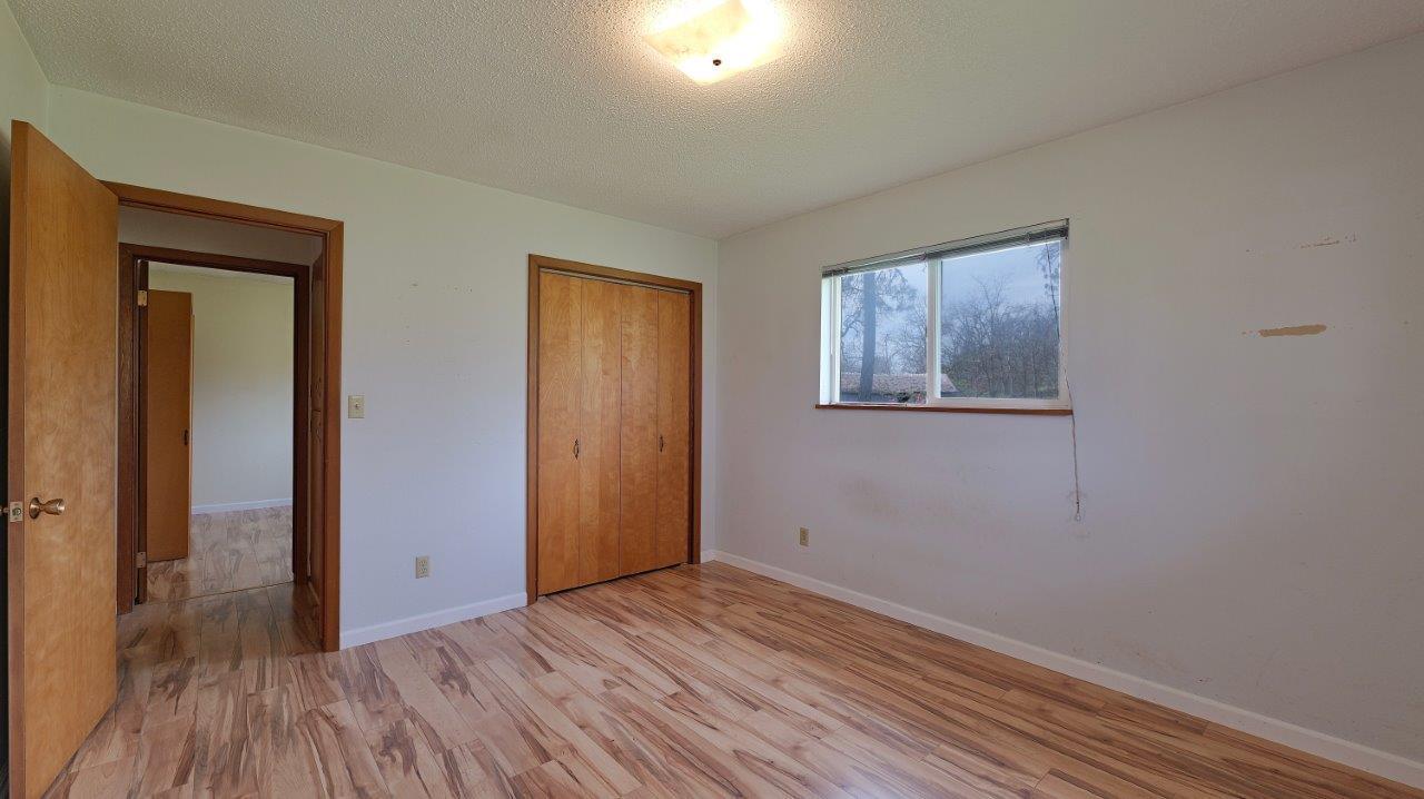 392 Bond Road Shady Cove, OR 97539 - Photo 14 of 42 Primary Bedroom