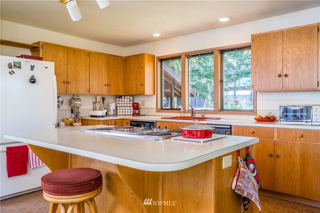 1401 Bakerview Road Lopez Island, WA 98261 - Photo 10 of 25