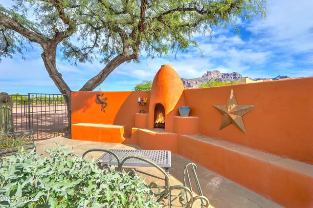 a view of a house with outdoor space