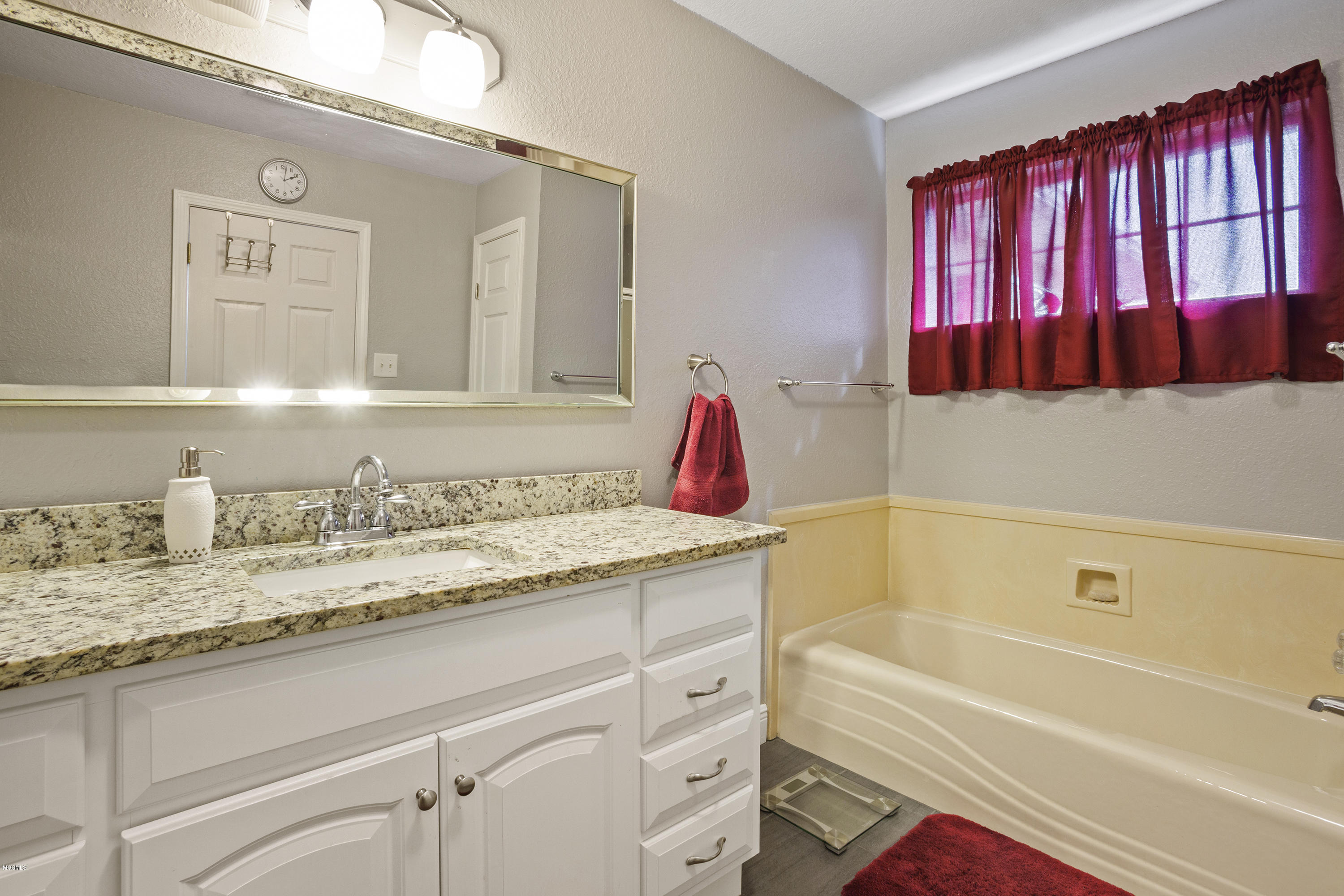 15323 Big Ridge Road Biloxi, MS 39532 - Photo 26 of 41 022