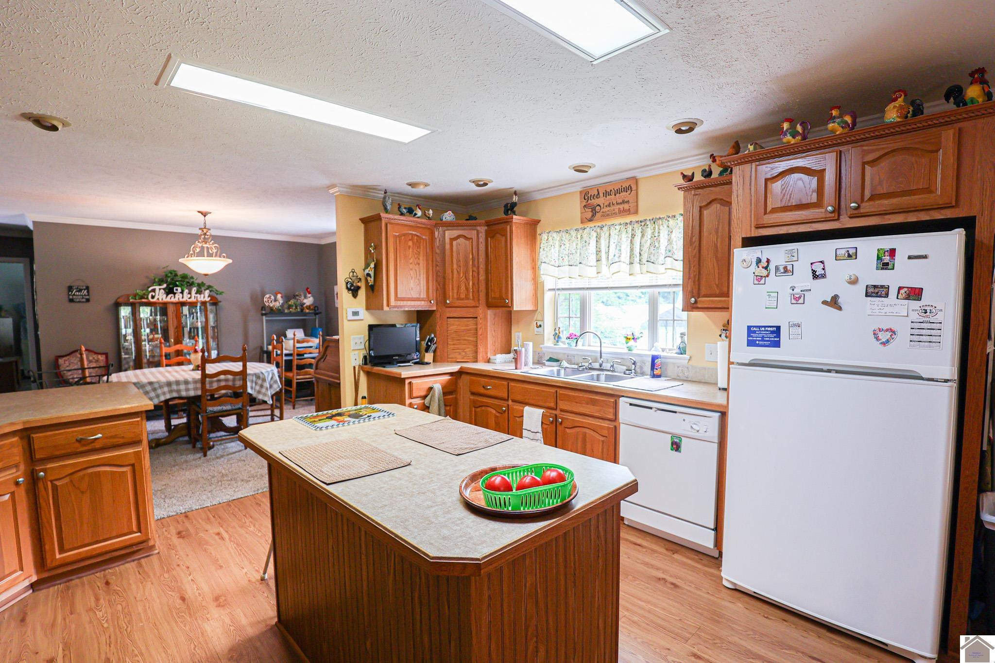 5011 Old Mayfield Road Paducah, KY 42003 - Photo 21 of 35 Kitchen