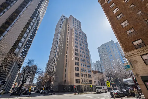 $1,450,000 | 1035 North Dearborn Street, Unit 9W, Chicago, IL 60610