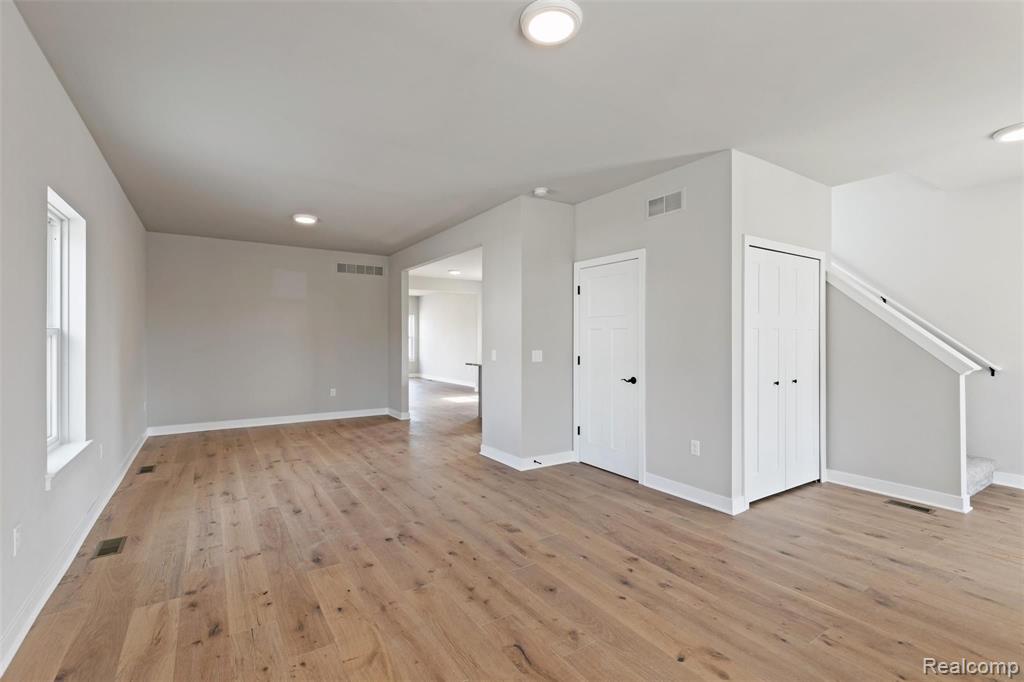 863 Ridge Road Canton, MI 48188 - Photo 5 of 44 Gallery Image 5