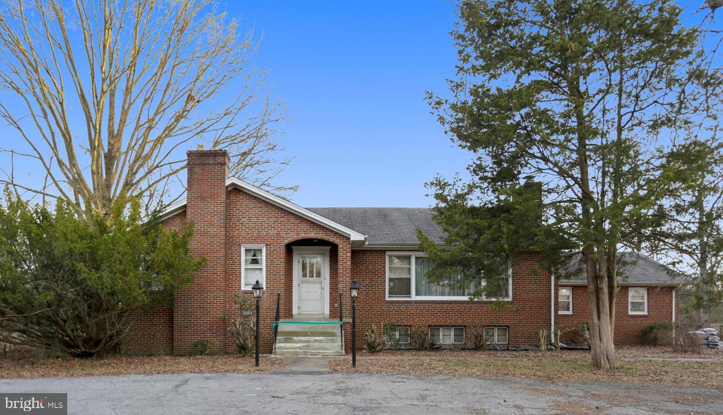 6604 Horseshoe Road Clinton, MD 20735 - Photo 2 of 40 Front View - Has Circular Driveway