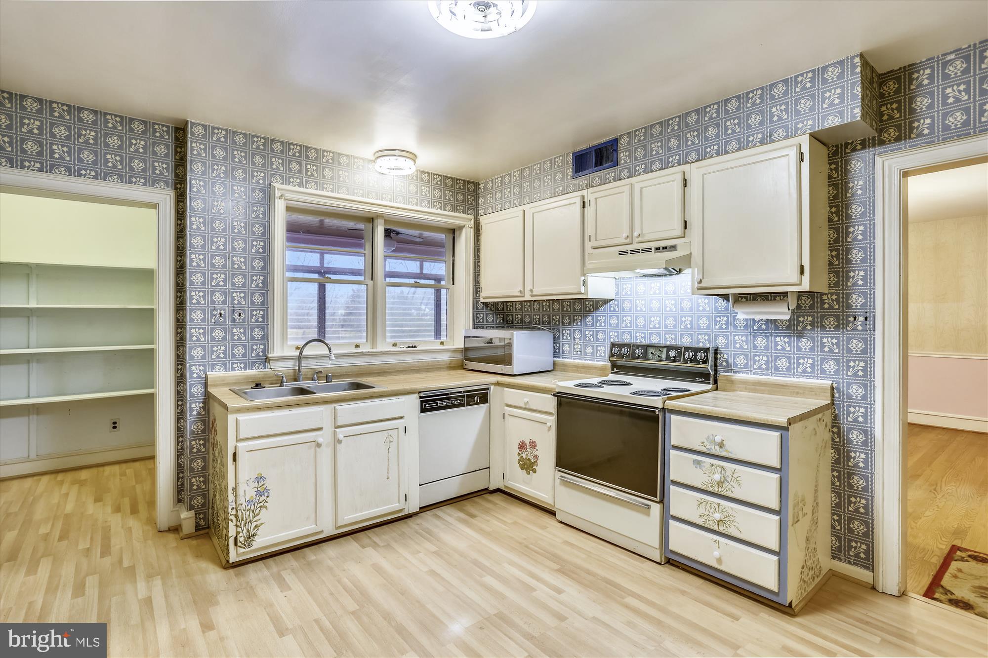 6604 Horseshoe Road Clinton, MD 20735 - Photo 11 of 40 Kitchen