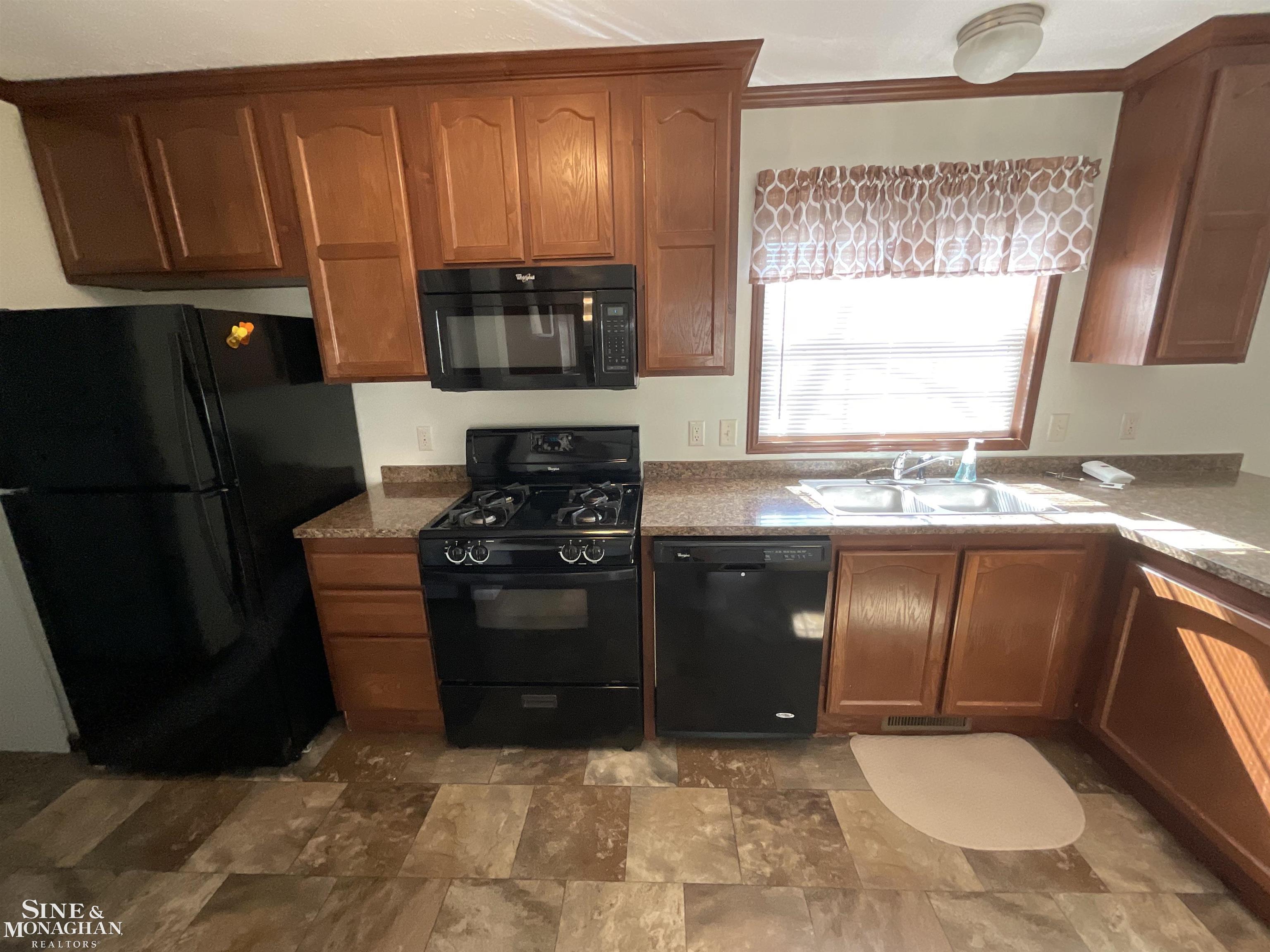 3812 Pointe Tremble Road Algonac, MI 48001 - Photo 13 of 33