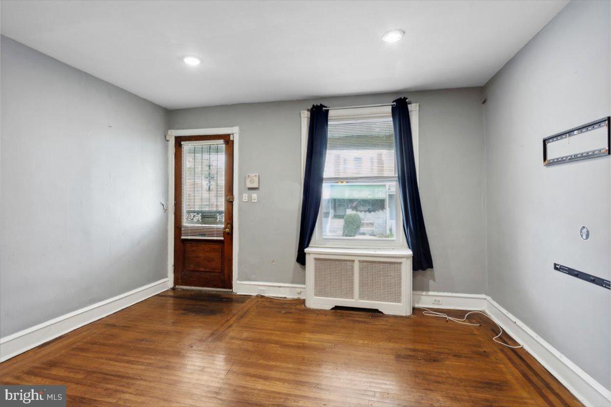 1658 North Redfield Street Philadelphia, PA 19151 - Photo 5 of 23 Living Room