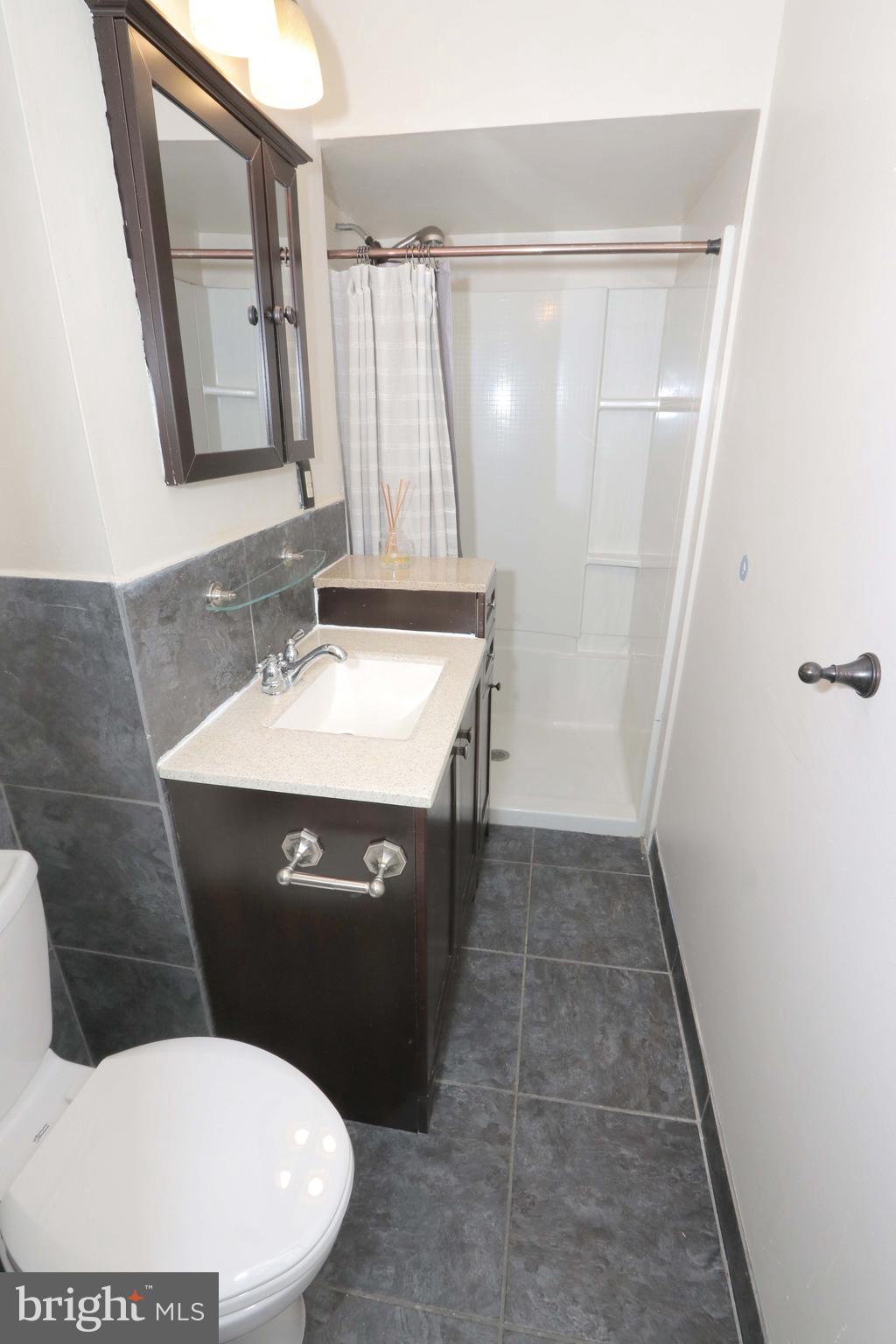 3714 Bellaire Road Philadelphia, PA 19154 - Photo 18 of 39 Primary Bathroom with Shower