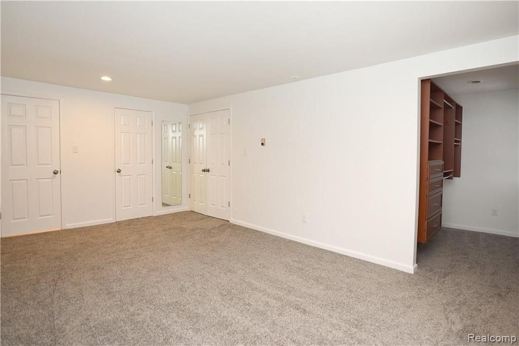 271 Stonetree Circle Rochester Hills, MI 48309 - Photo 20 of 38