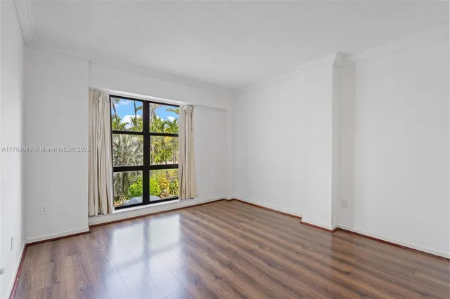 $424,900 | 77 Crandon Boulevard, Unit 2B, Key Biscayne, FL 33149