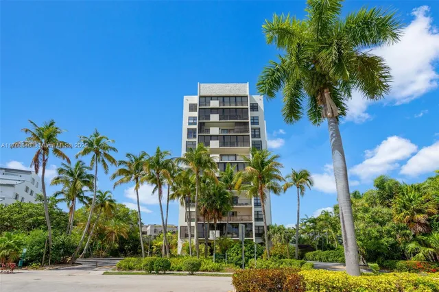 $424,900 | 77 Crandon Boulevard, Unit 2B, Key Biscayne, FL 33149