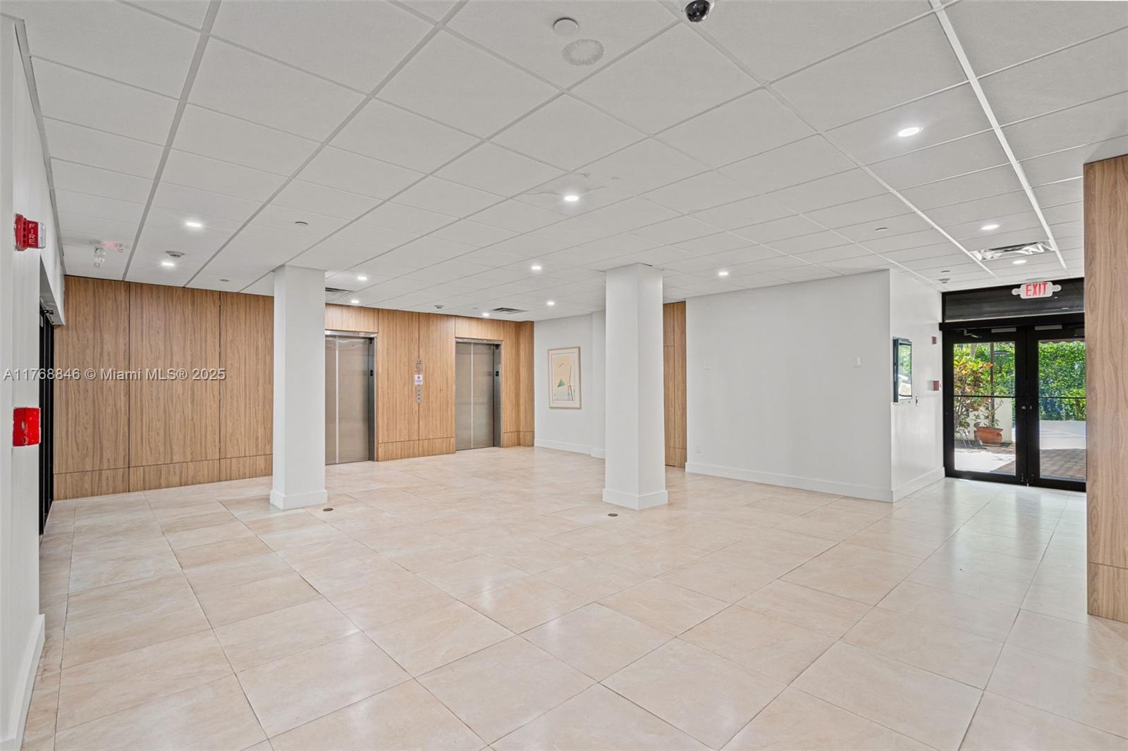 77 Crandon Boulevard, Unit 2B Key Biscayne, FL 33149 - Photo 8 of 32