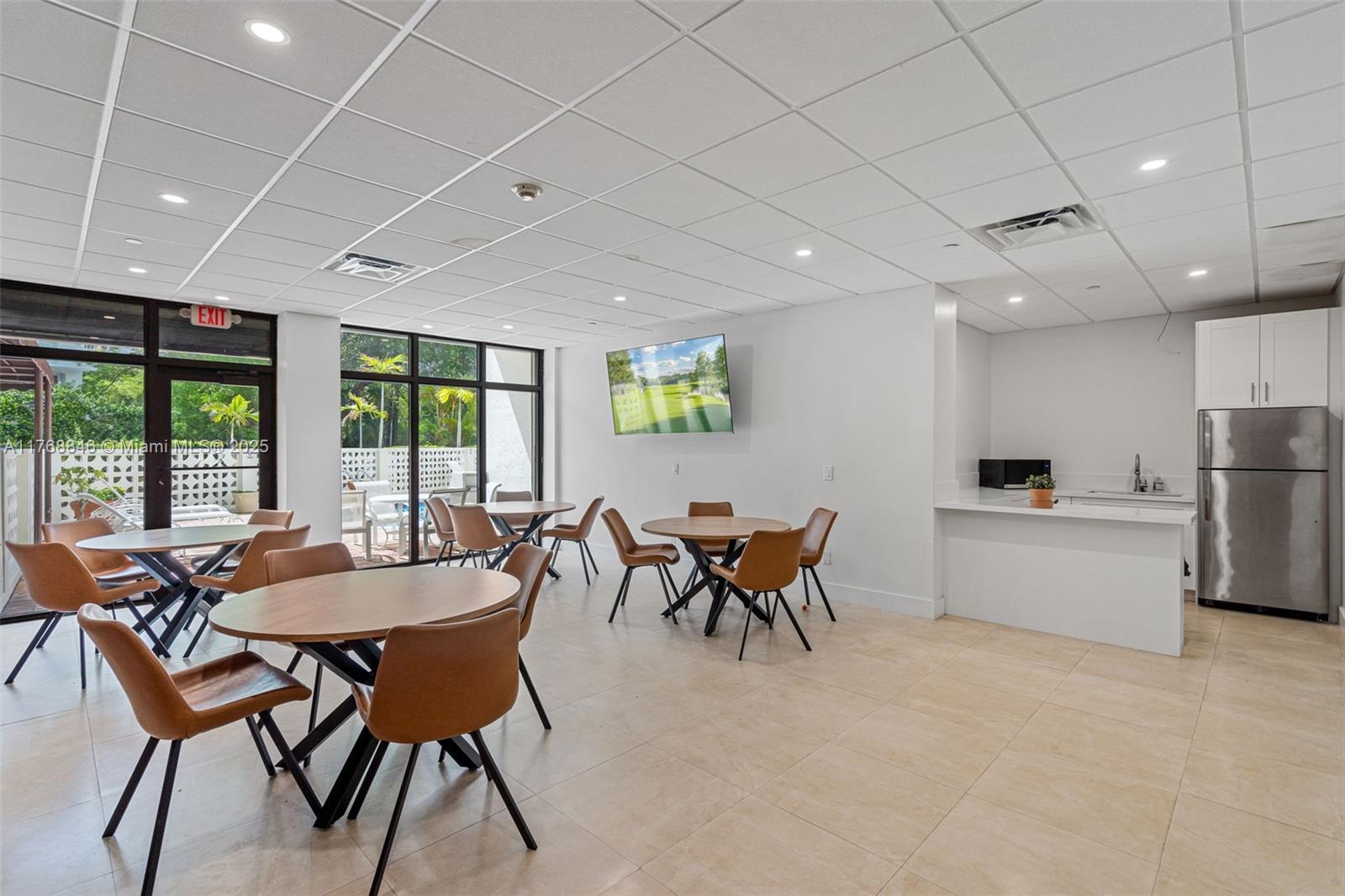 77 Crandon Boulevard, Unit 2B Key Biscayne, FL 33149 - Photo 10 of 32