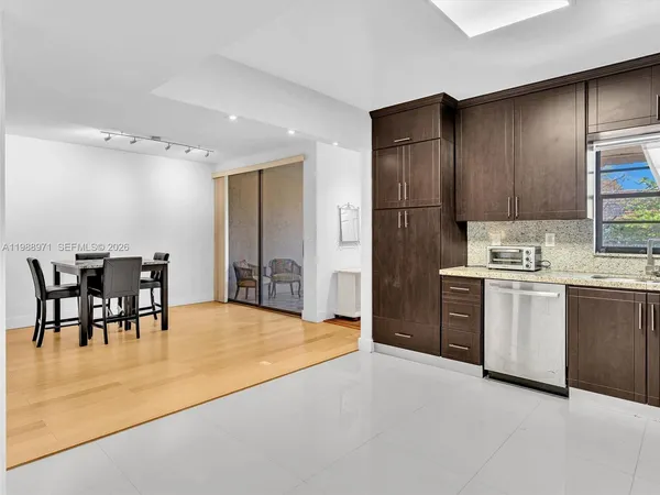 a view of livingroom and furniture