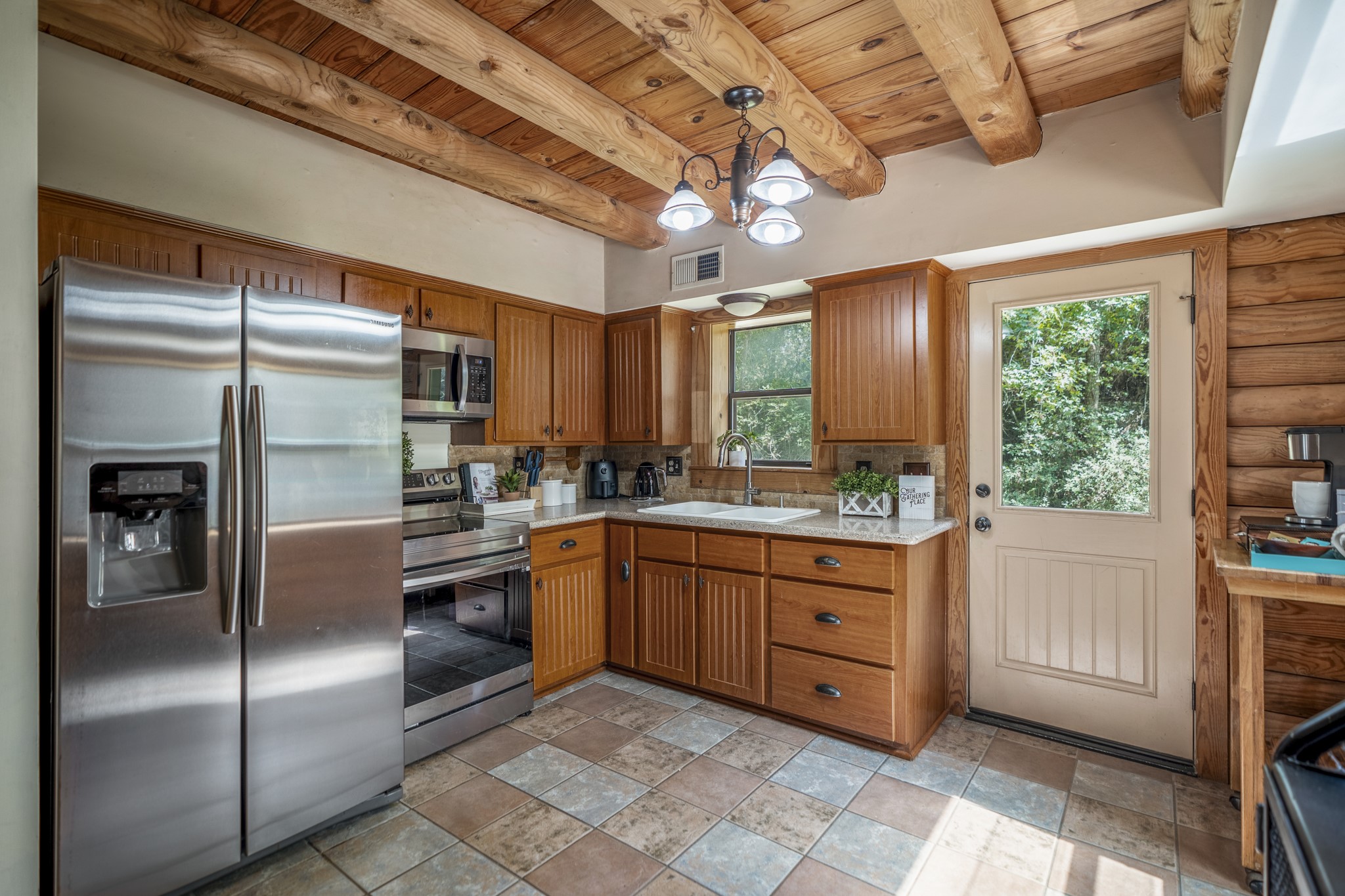 31370 Lazy Ridge Drive Waller, TX 77484 - Photo 16 of 43 Kitchen with stainless steal appliances.