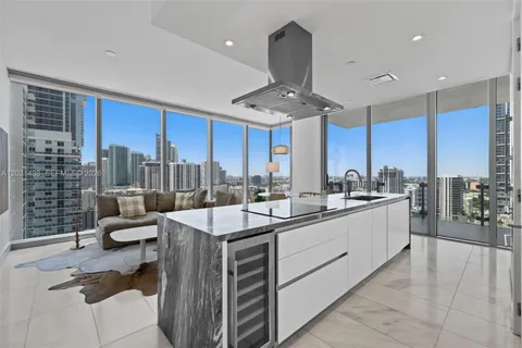 $990,000 | 700 Northeast 26th Terrace, Unit 2105, Miami, FL 33137