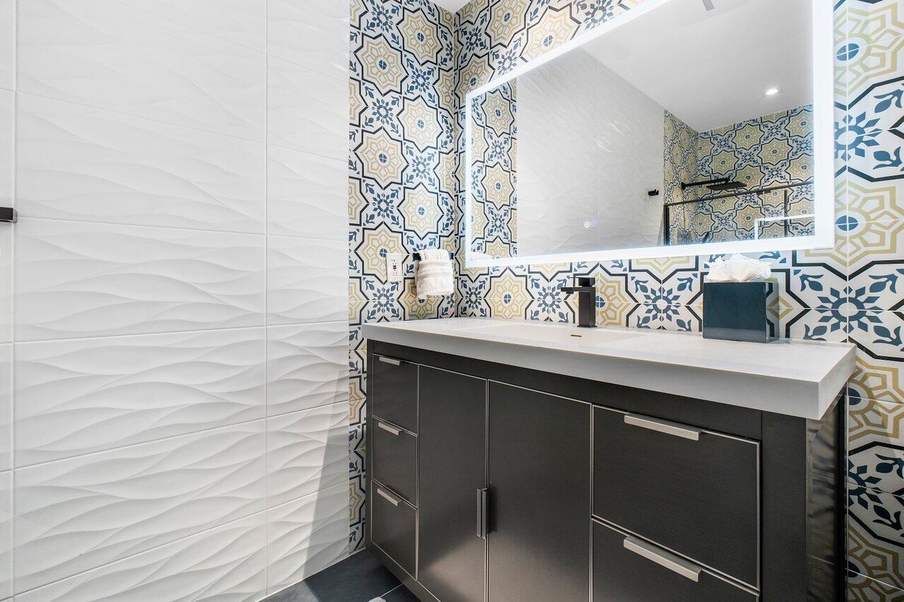 4920 Bocaire Boulevard Boca Raton, FL 33487 - Photo 25 of 61 Guest Bath