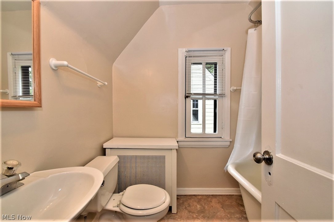 15905 Fernway Road Cleveland, OH 44120 - Photo 28 of 35