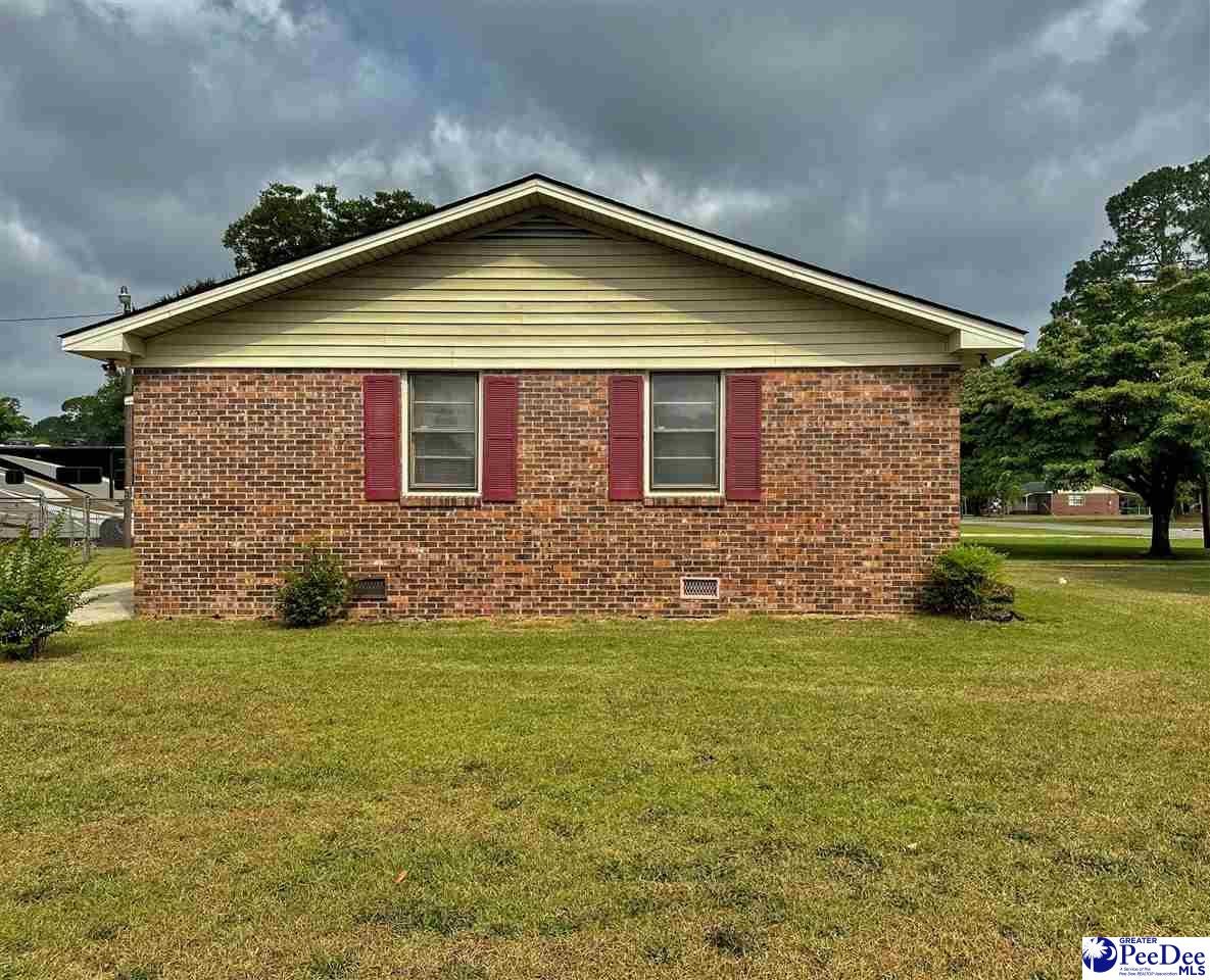 910 East Madison Street Dillon, SC 29536 - Photo 6 of 51 Gallery Image 6