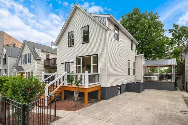 $790,000 | 2927 North Rockwell Street, Chicago, IL 60618