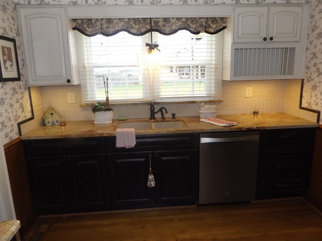 1071 Winding Ridge Road Hillsville, VA 24343 - Photo 18 of 59 Gallery Image 18