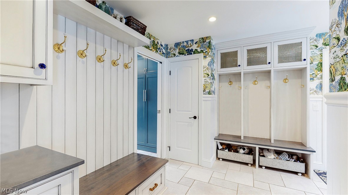 45 Greentree Road Chagrin Falls, OH 44022 - Photo 16 of 28 Mudroom