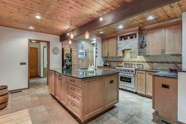 8 Joseph Comee Road Lexington, MA 02420 - Photo 10 of 30 Gallery Image 10
