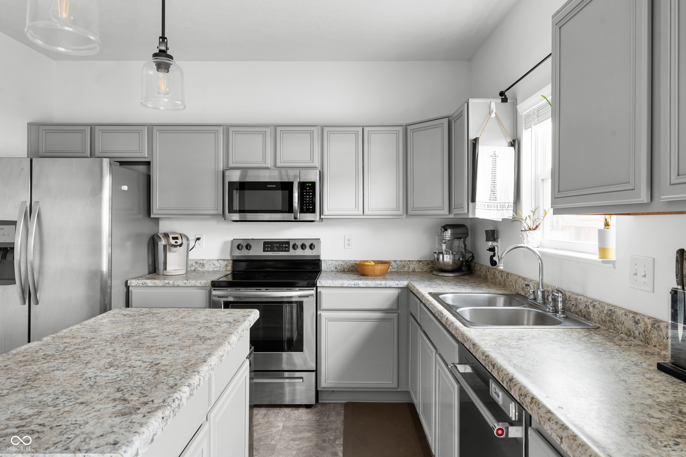 6598 Aster Drive Pendleton, IN 46064 - Photo 2 of 23