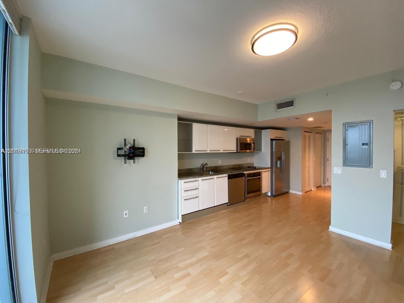 185 Southwest 7th Street, Unit 3306 Miami, FL 33130 - Photo 1 of 8