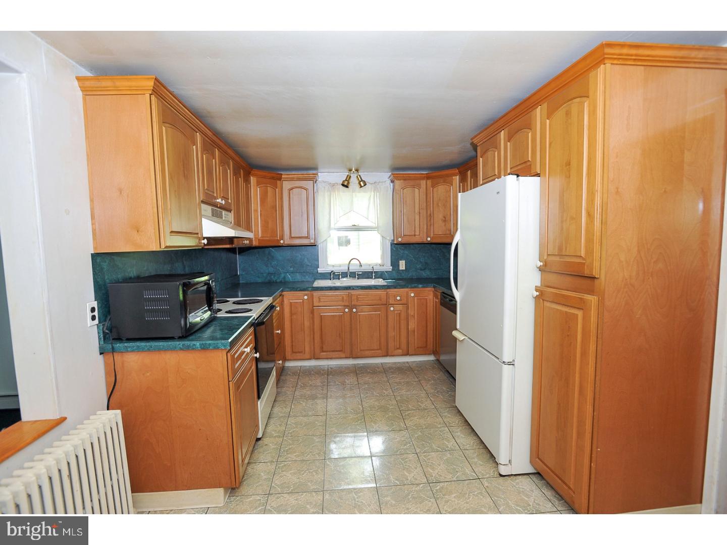 1015 5th Avenue Croydon, PA 19021 - Photo 11 of 25 Kitchen
