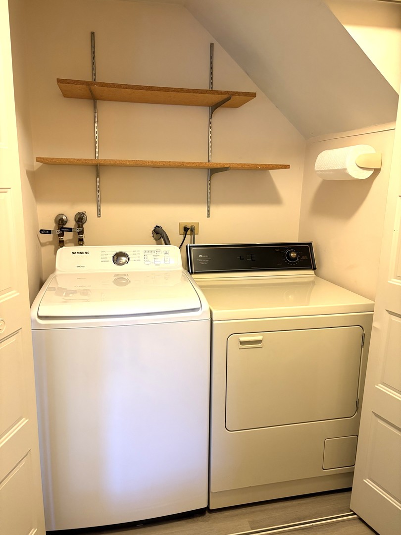 2 Vermont Circle Bolingbrook, IL 60440 - Photo 17 of 19 a utility room with dryer and washer