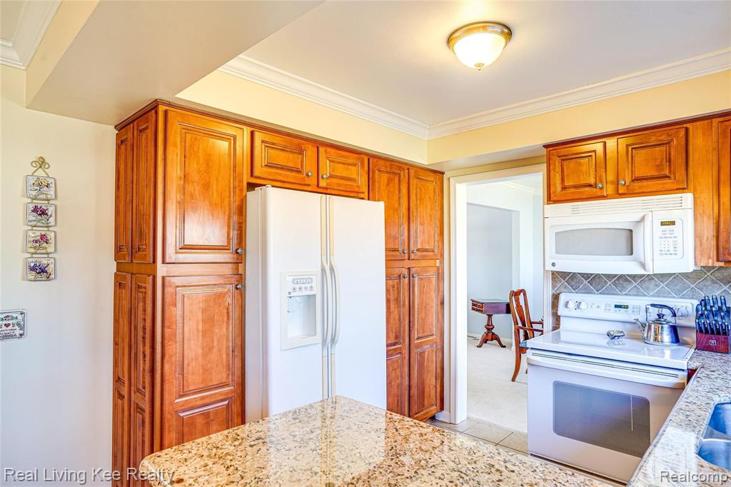 820 Downhill Lane Rochester Hills, MI 48307 - Photo 13 of 43