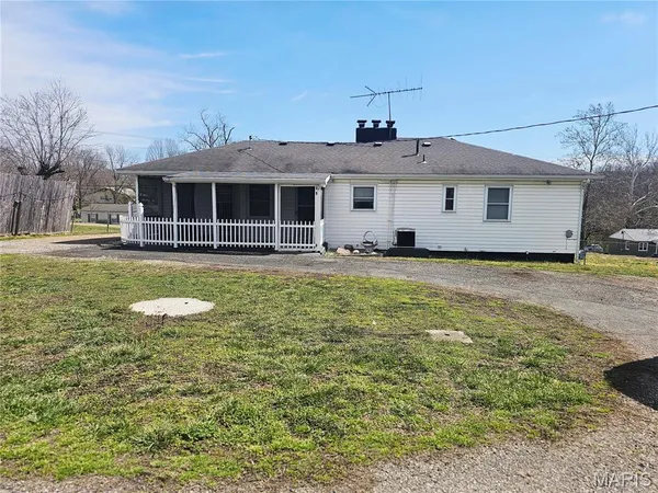$210,000 | 406 North Commercial Street, Crocker, MO 65452
