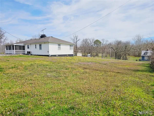 $210,000 | 406 North Commercial Street, Crocker, MO 65452
