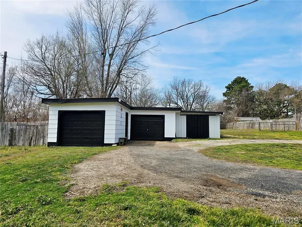 $210,000 | 406 North Commercial Street, Crocker, MO 65452