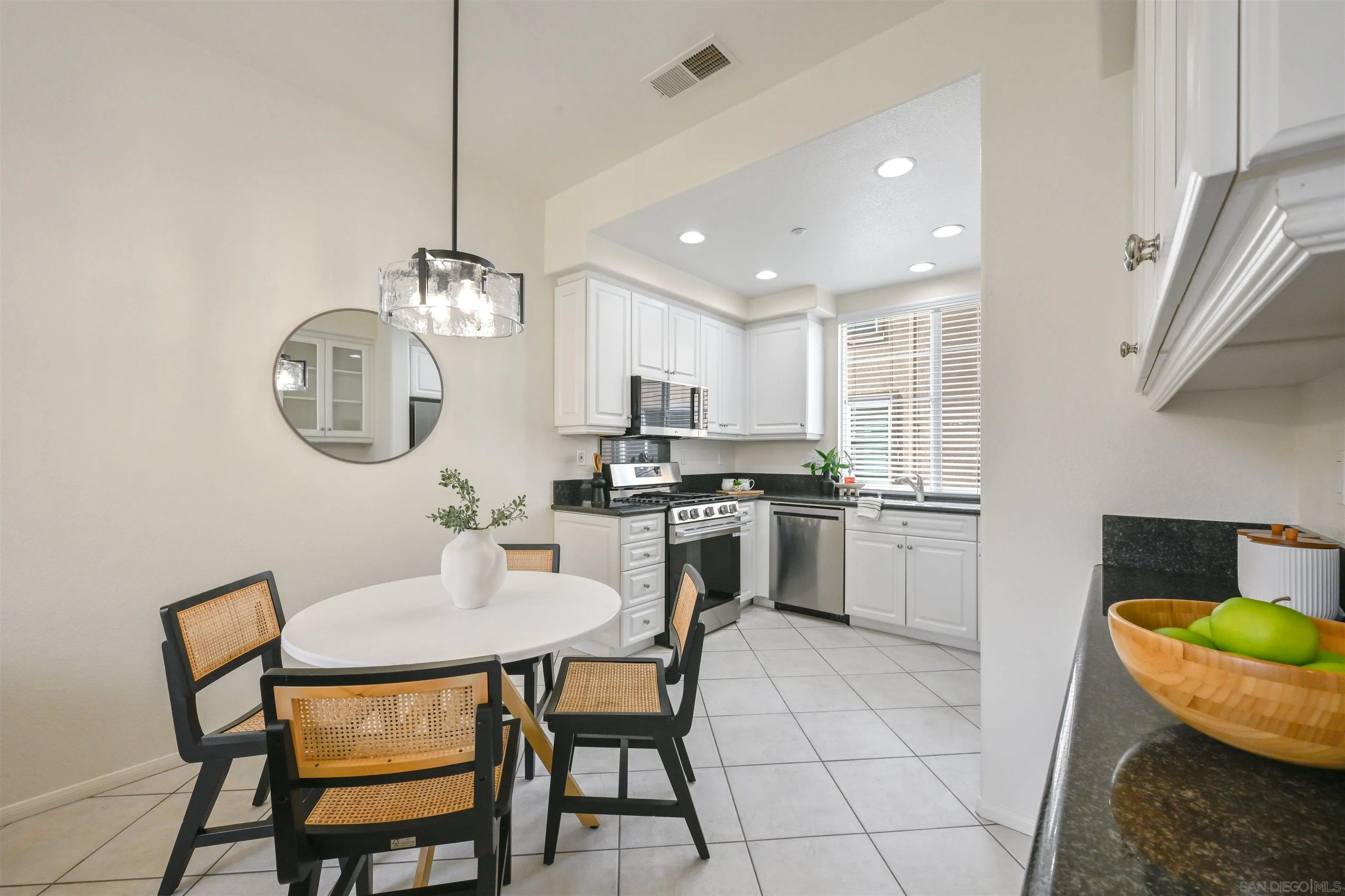 749 Almond Road San Marcos, CA 92078 - Photo 6 of 32 Gallery Image 6