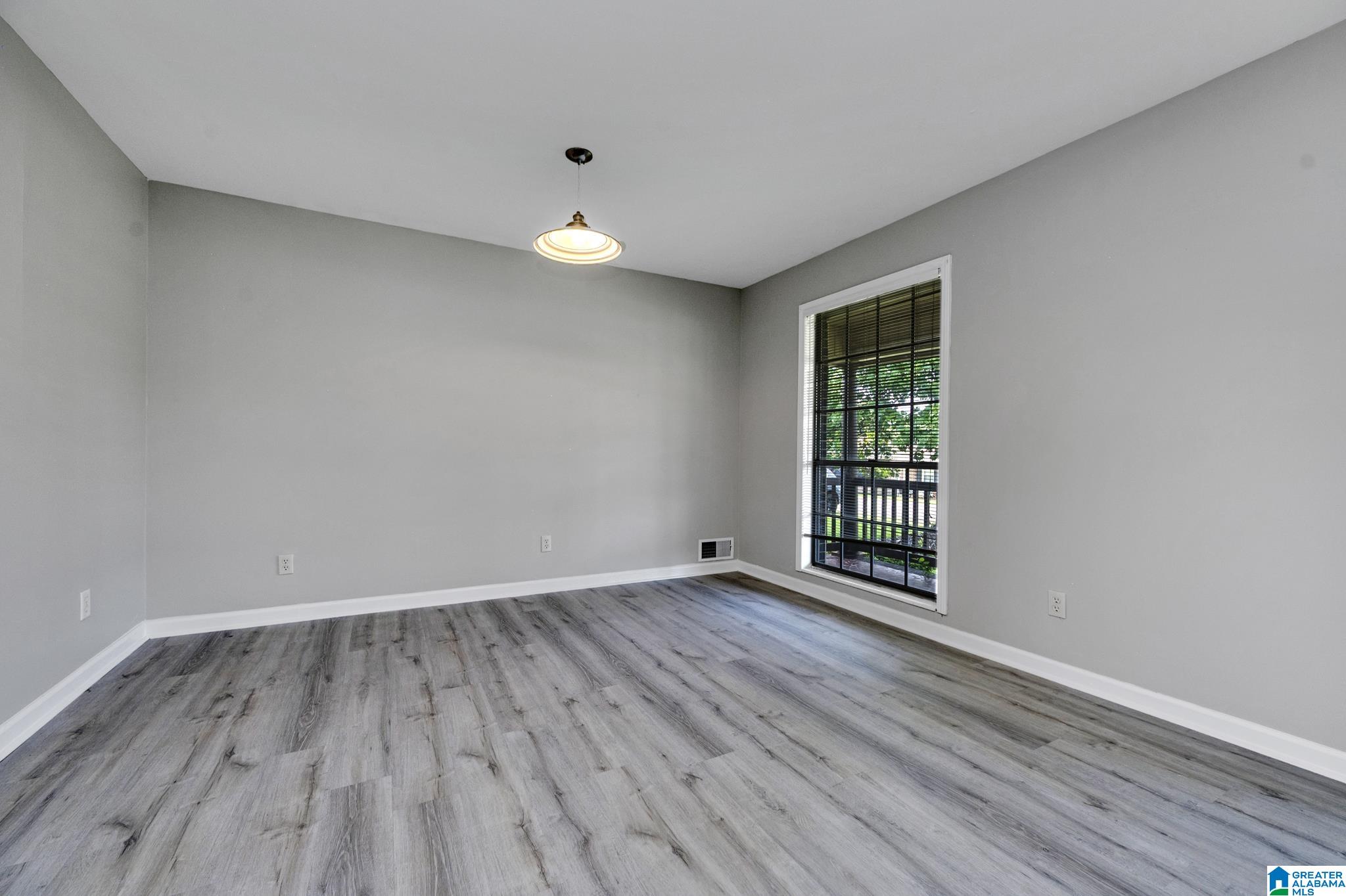 513 9th Terrace Pleasant Grove, AL 35127 - Photo 7 of 29