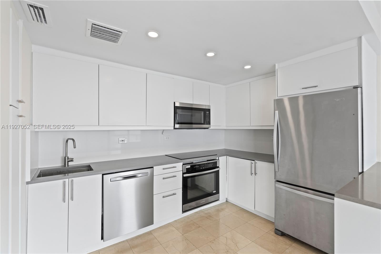 2451 Brickell Avenue, Unit 18C Miami, FL 33129 - Photo 12 of 37