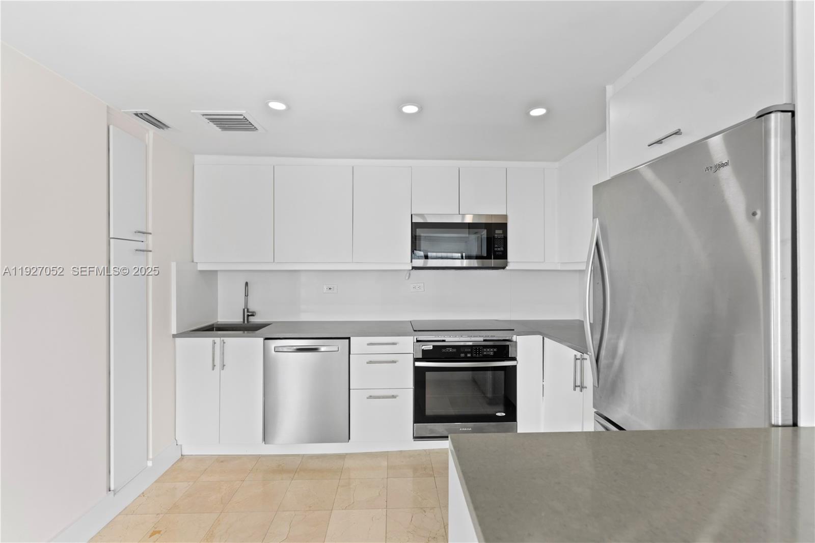 2451 Brickell Avenue, Unit 18C Miami, FL 33129 - Photo 13 of 37