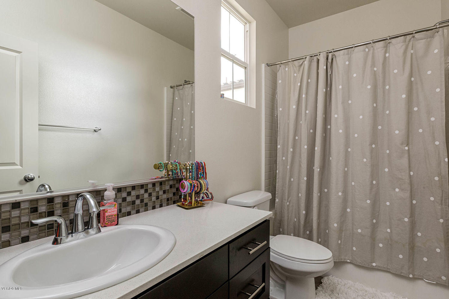 184 Stonegate Road Camarillo, CA 93010 - Photo 16 of 22 16_bathroom_