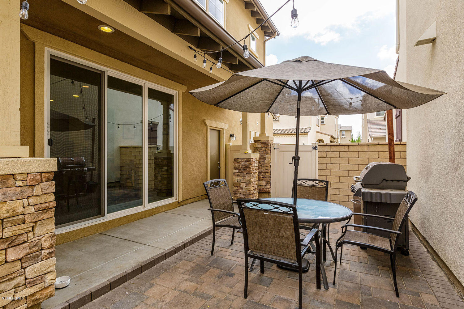 184 Stonegate Road Camarillo, CA 93010 - Photo 19 of 22 19_pato