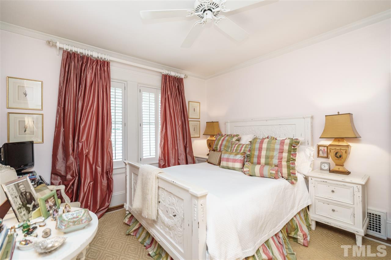2213 Creston Road Raleigh, NC 27608 - Photo 13 of 24