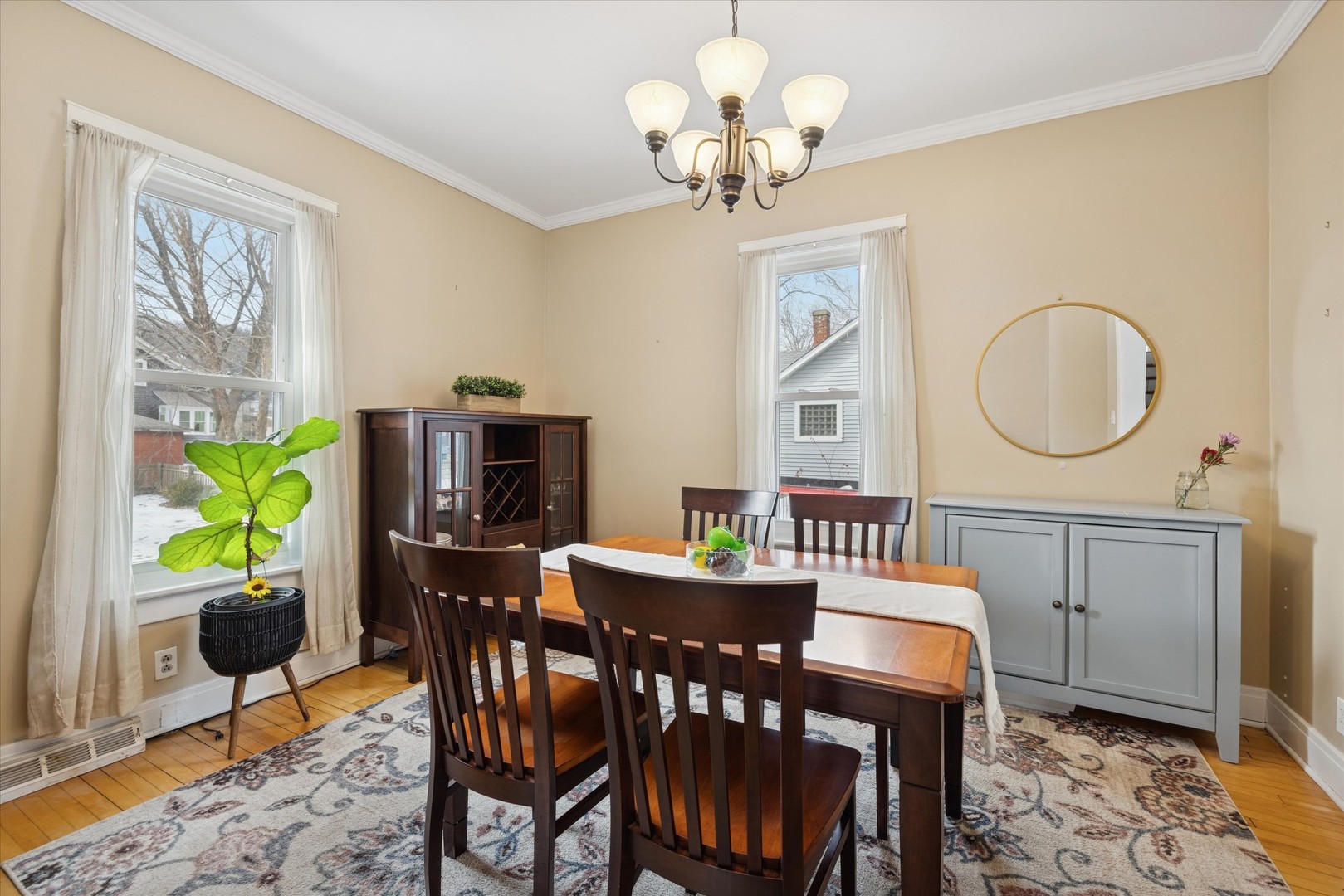 21 Division Street Algonquin, IL 60102 - Photo 7 of 20 a view of a dining room with furniture