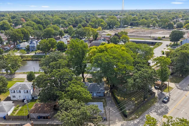 $409,900 | 9624 West Shore Drive, Oak Lawn, IL 60453