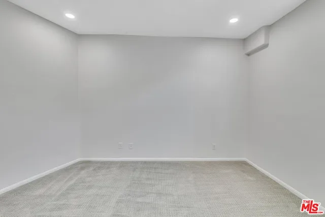 $3,795 | 4477 Woodman Avenue, Unit 207, Sherman Oaks, CA 91423