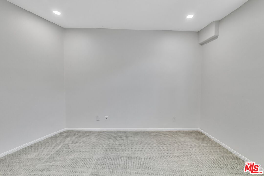 4477 Woodman Avenue, Unit 207 Sherman Oaks, CA 91423 - Photo 17 of 34