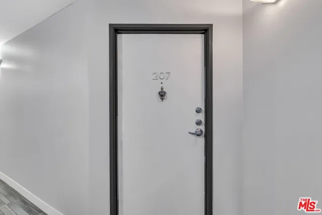 $3,795 | 4477 Woodman Avenue, Unit 207, Sherman Oaks, CA 91423