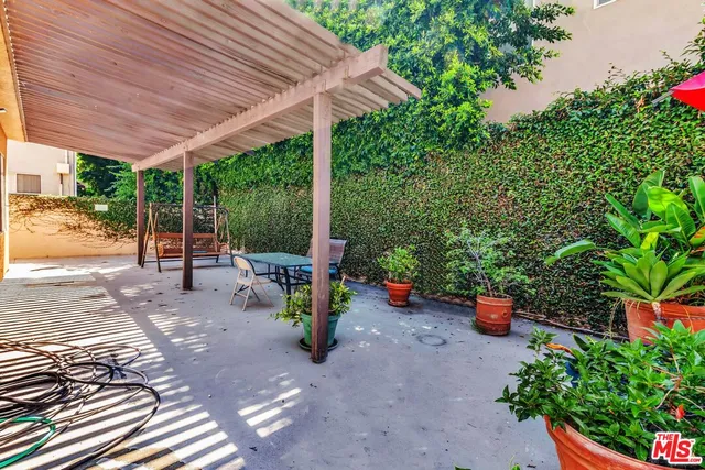 $3,795 | 4477 Woodman Avenue, Unit 207, Sherman Oaks, CA 91423